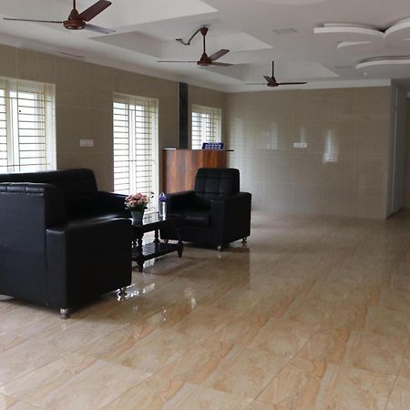 Hotel Star Nivas, Srirangam Tiruchirappalli Buitenkant foto
